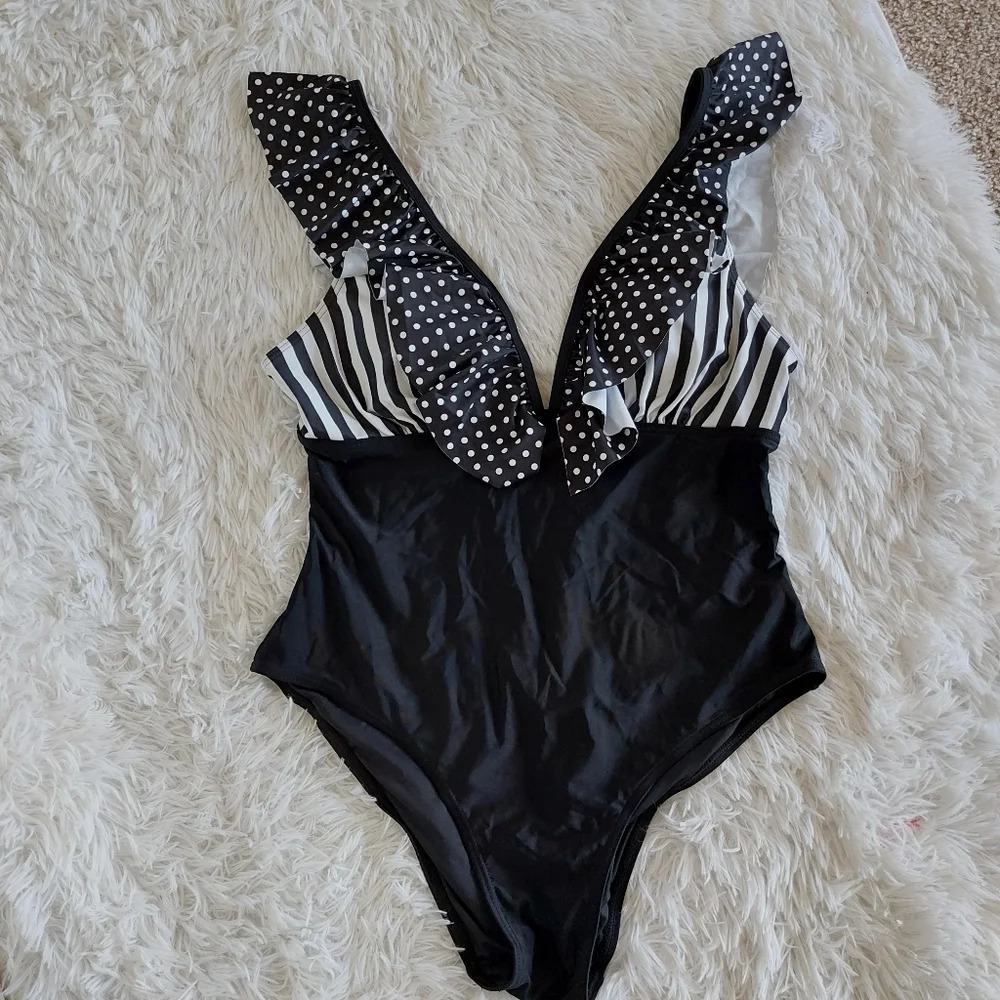 Charmo UPF‎ 50 Black Ruffle Polka Dot One Piece  Swimsuit  Size XL NWT